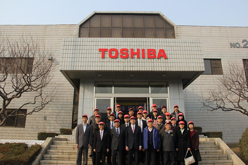 2012年度清華大學－東芝能源與環境研究中心成員參觀東芝大連（有限）公司